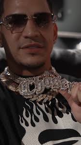 From father to son, the legacy of 'The Chosen One' lives on. 🇵🇷⭐  #CaneloBerlanga