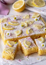 Saftiger Zitronen Joghurt Blechkuchen Emma S Lieblingsstucke Rezept Kuchen Rezepte Einfach Kuchen Rezepte Blechkuchen