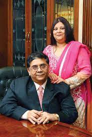 Karan gautam adani (/ˈkərən/, born 7 april 1987) is the chief executive officer (ceo) of adani ports & sez limited and the director of adani airport holdings limited. Adani Household In Celebration Mode Karan Paridhi To Become First Time Parents The Economic Times