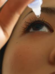 If it looks like a mixing bowl (edges pointing straight up) you're good to go. 8 Contact Lens Rules People With Dry Eyes Should Always Follow Self