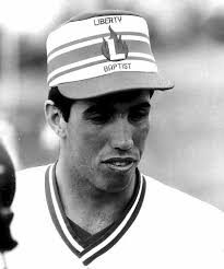 204223_LU Baseball_TXT:Layout 1.qxd