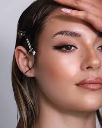 Kam Johnson (@kamjohnsonmakeup) • Instagram photos and videos