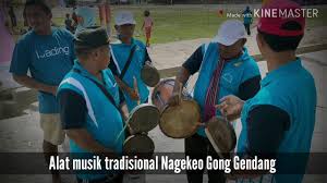 Iringannya adalah alat musik rebana yang besar, kecil dan kentongan, pakaian sementara, dan makeup dalam bentuk baju bayi, sarung dan topi. Alat Musik Tradisional Tabuh Gong Gendang Youtube