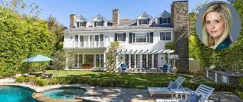 In unseren 14 schönen zimmern im laufhaus können selbstständige damen ihre gäste direkt empfangen und ihre erotischen dienste anbieten! Buffy Sarah Michelle Gellar Verkauft Ihr Heim In L A