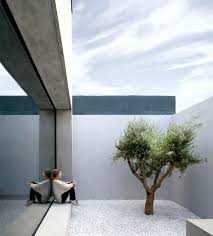 Minimalistischer Garten Eine Kombination Zwischen Schonheit Und Einfachheit Archzine Net Minimalistischer Garten Gartengestaltung Innengarten