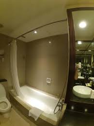 Desain interior kamar mandi ala hotel. Kamar Mandi Picture Of The Arista Hotel Palembang Tripadvisor
