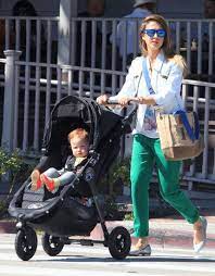 50 Unparalleled Street Style Looks Courtesy Of Jessica Alba Fashionistas Style Jessica Alba Style Celebrity Street Style