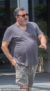 Mino raiola, kontroverzni i neotesani vladar tržišta nogometaša, ne brine se zbog pandemije koronavirusa koja je na neodređeno vrijeme paralizirala svijet time što zaražava i ubija. Mino Raiola Refuses To Comment On Paul Pogba S Future Because People Never Sleep At Night London News Time