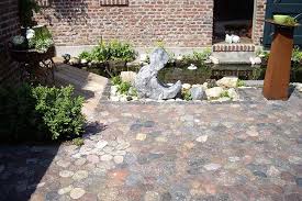 Wohlfuhl Terrassen Wege Und Einfahrten Pflaster Ganz Nach Ihren Wunschen Naturstein Oder Beton Rund Oder Eckig Von Za Gartenbau Garten Terrasse Vorgarten