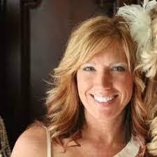 Lori Horn's Instagram, Twitter & Facebook