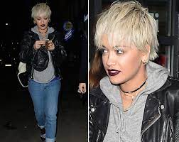 Sempre scalato ma più corto questo tipo di taglio creato da pierre ginsburg per revlon, mette in evidenza la tinta platino con le radici biondo . Rita Ora Cambia Look Capelli Corti E Biondo Platino Gossip