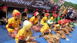 Alat musik tradisional sulawesi selatan ini adalah sebuah alat musik tiup yang. Tribunwiki Ini 12 Alat Musik Tradisional Khas Makassar Halaman All Tribun Timur