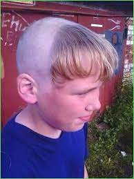 Weird Mens Haircuts Lovely Bangs Men S Choice Of Hairstyle In Russia Weird Russia Coupe De Cheveux Cheveux Les Coupes