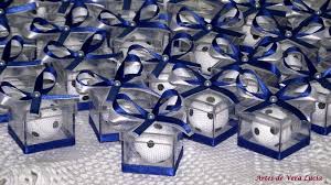 Acrílico Transparente Caixinha De Acrilico Decorada Com Fita Caixinhas De Acrilico Decoradas Com Fita Cetim Dentro Bolinhas De Futebol Em Biscuit Caixa De Acrilico Decorada Caixa De Acrilico Lembrancinhas Caseiras