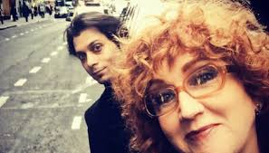 Oggi tutti parlano di loro o, meglio, della loro differenza d'età perché tra fiorella mannoia, che a sanremo ha conquistato tutti con la sua canzone. Chi E Carlo Di Francesco Il Fidanzato Di Fiorella Mannoia
