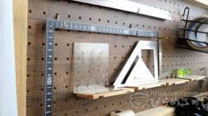 ウォリストの突っ張りジャッキと2 4材 1 4材で奥行きのある棚を作った話 ぴらめこのdiy 木箱 作る 壁面収納