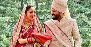 This marriage was very intimate and there were only family members of both of them. Sej06uff P146m