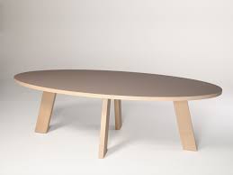 tafel met fenix ntm ovaal blad door castelijn meubelindustrie