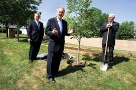 Puebloans turn out to greet Slovenian ambassador