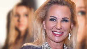 The daughter adeline was born in 2002 before the wedding to claudia norberg and therefore automatically got her mother's last name. Michael Wendler Hat Ex Claudia Norberg Versucht Ihre Promi Big Brother Gage Zu Unterschlagen Bunte De