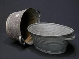 pin van annelies korporaal op looking at my past jeugdherinneringen oude spullen herinneringen