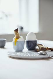 Eierbecher Die Schonsten Modelle Fur Ihren Ostertisch Eierbecher Ostertisch Becher