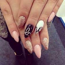Porque le brindan dureza y grosor a las uñas naturales para garantizar la durabilidad no. 10 Unas Para El 14 De Febrero Unas Con Forma De Almendra Manicura De Unas Unas De Amor