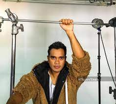 26 years old, muhammad alif bin mohd satar or better known as alif satar, is the 2nd runner up for the reality tv programme one. Showbiz I Take Part In Ironman For My Kids Alif Satar