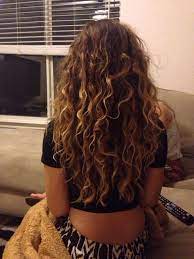 Caramel Highlights Curly Hair 1000 Ideas About Highlights Curly Hair On Pinterest Wavy Hair Highlights Curly Hair Curly Light Brown Hair Colored Curly Hair