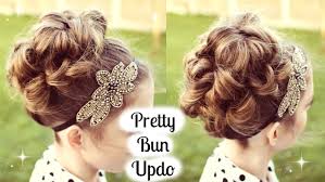 Every bride dreams about having her best hair day ever on her wedding day. 30 Pretty And Fabulous Flower Girl Hairstyles Momooze Com