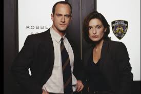 Кри́стофер пи́тер мело́ни — американский актёр. Christopher Meloni On Returning To The Law Order Universe