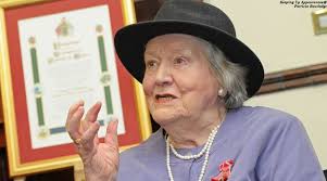 One of her finest roles! Happy 96th Birthday to Dame Patricia Routledge 🥳  #PatriciaRoutledge #HappyBirthdayPatriciaRoutledge  #HettyWainthroppInvestigates #HettyWainthropp #SueJohnston #Drama #WeGotU