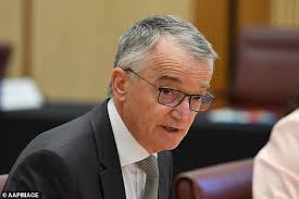 Последние твиты от christine holgate (@christineholgat). Ousted Australia Post Ceo Christine Holgate Slams Scott Morrison Todayuknews
