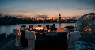 Pilsen — a new documentary that tells the uplifting story of pilsen through a group of dedicated residents will be unveiled at a special premiere thursday night in the neighborhood. Best Date Ideas In Chicago Fun And Romantic Date Night Activities Thrillist