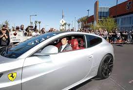 Alex ovechkin pratique les one. Vegas Golden Knights Goaltender Marc Andre Fleury Leaves The City National Arena As Fans Cheer During A Send Off Event Ahead Of Games Three And Four Of The Nhl Playoff Series Against Los Angeles