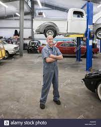 Vintage Car Workshop High Resolution Stock Photography And Images Alamy