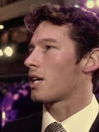 How to Make Callum Turner Bitmoji