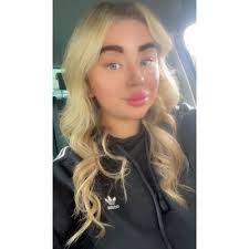 Megan Beveridge's Instagram, Twitter & Facebook