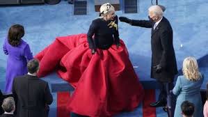 Miss lady gaga sang the national anthem at the inauguration today. L5nbsommez5dwm
