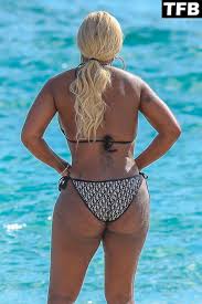 Mary J. Blige Shows Her Curves in a Bikini Relaxing on the Beach in Miami  (83 Photos) | TheFappening