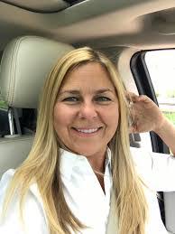 Cheryl Laub's Instagram, Twitter & Facebook