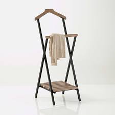 Valet De Chambre 19 Modeles Pour Ranger Vos Vetements Valet De Nuit Valet De Chambre Porte Vetement Chambre