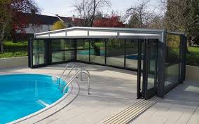abri de piscine coulissant pour une securite optimale abri piscine haut abri piscine veranda piscine piscines interieur