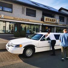Schnelle lieferung, kostenloser versand & rückversand. Heute Eine Kleine Besichtigungstour Starp Kaunitz Stretchlimousine Lincoln Stretchlimo Brautmode Brautklei Braut Und Abendmode Stretch Limo Braut