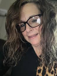 Don't be rude to her chat she's trying her best