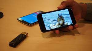 The sandisk wireless flash drive allows you to use it as a regular thumb drive, or you can turn on the wireless signal and both mobile. Hands On Sandisk Connect Wireless Stick Review Techradar