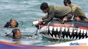 Betul (cvr ditemukan), kata juru bicara kementerian perhubungan adita irawati kepada detikcom , rabu. Tni Al Kemungkinan Cvr Pesawat Sriwijaya Air Sj182 Tertancap Di Lumpur