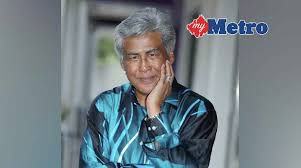 Beliau terkenal sebagai hos who wants to be a millionaire?, malah teg nama iaitu anda pasti dan jawapan muktamad semasa menjadi hos rancangan ini menjadi siulan masyarakat malaysia pada ketika itu. Jalaluddin Sedia Lamar