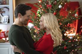 It's that time of year when it's too dark and cold outside to do anything but curl up with some hot chocolate or eggnog and settle in to watch christmas movies online, for free, if possible. How To Watch All The New 2019 Hallmark Christmas Movies