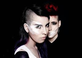 El dúo chileno Frank's White Canvas lanzó su nuevo videoclip